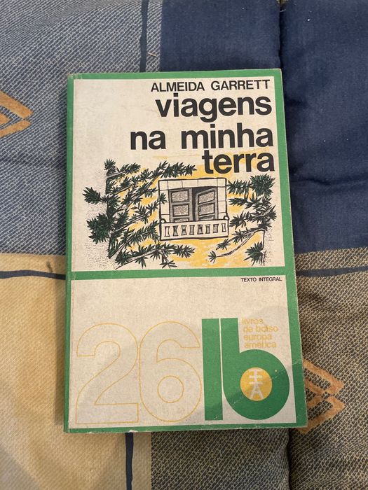 Livro Viagens na Minha Terra