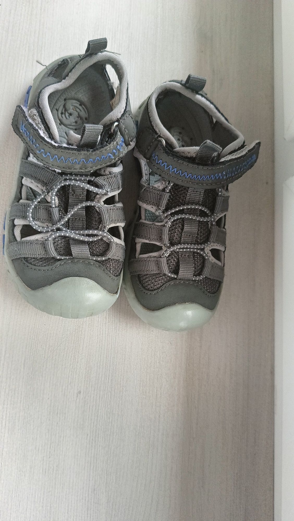 Buty, sandały zabudowane się fresh oddychające r. 25