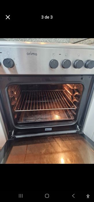 Fogão de Vitrocerâmica com Forno Incluso