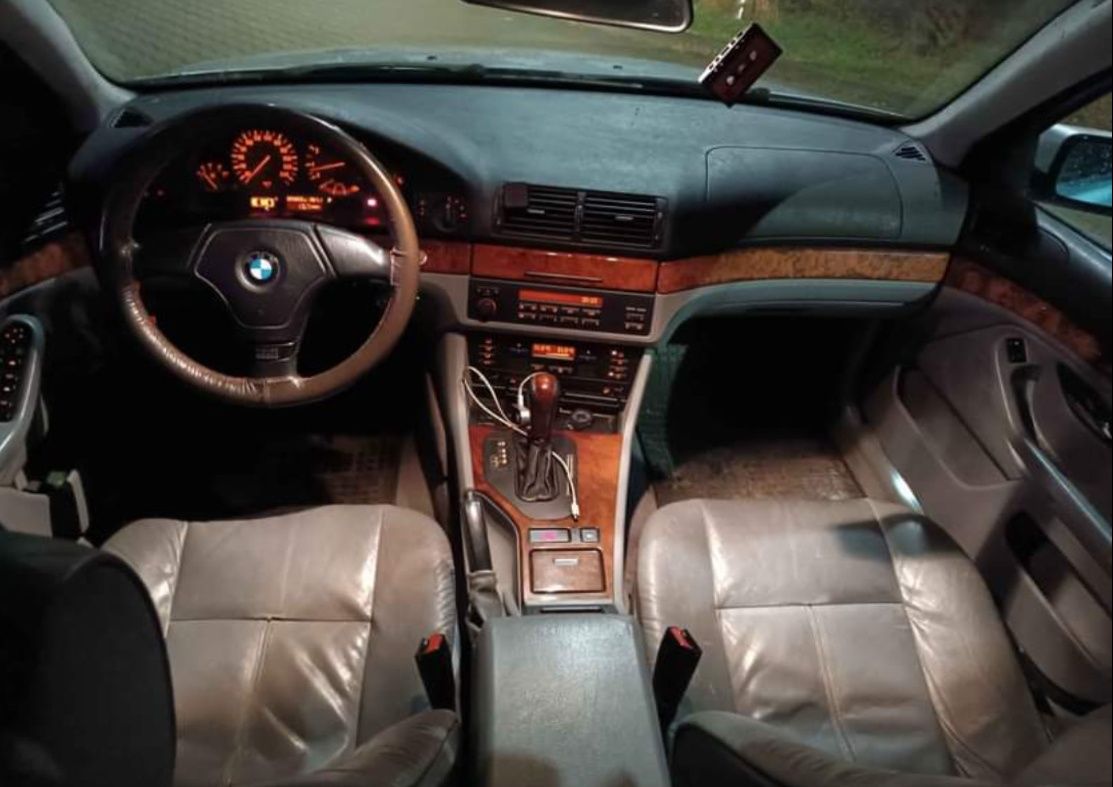 BMW E39 523i 2,5 benzyna LPG