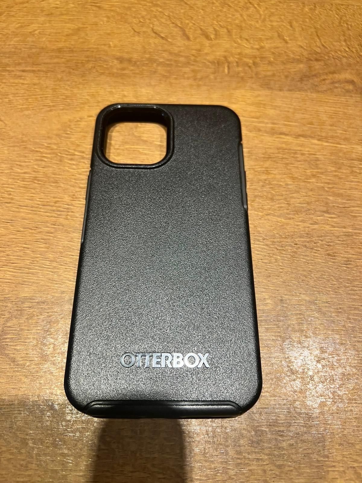 Plecki Otterbox do Apple iPhone 13 Pro Max Symmetry czarny