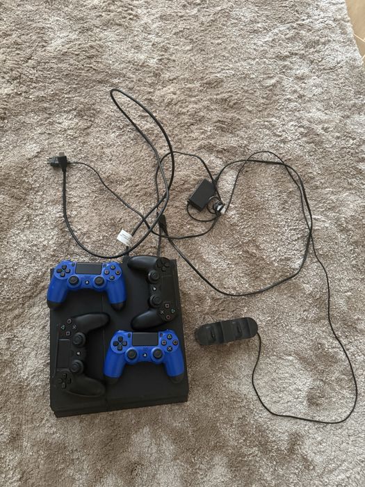 продам play station 4 в дуже хорошому стані