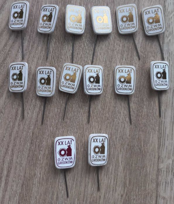 przypinki znaczki ozdoby