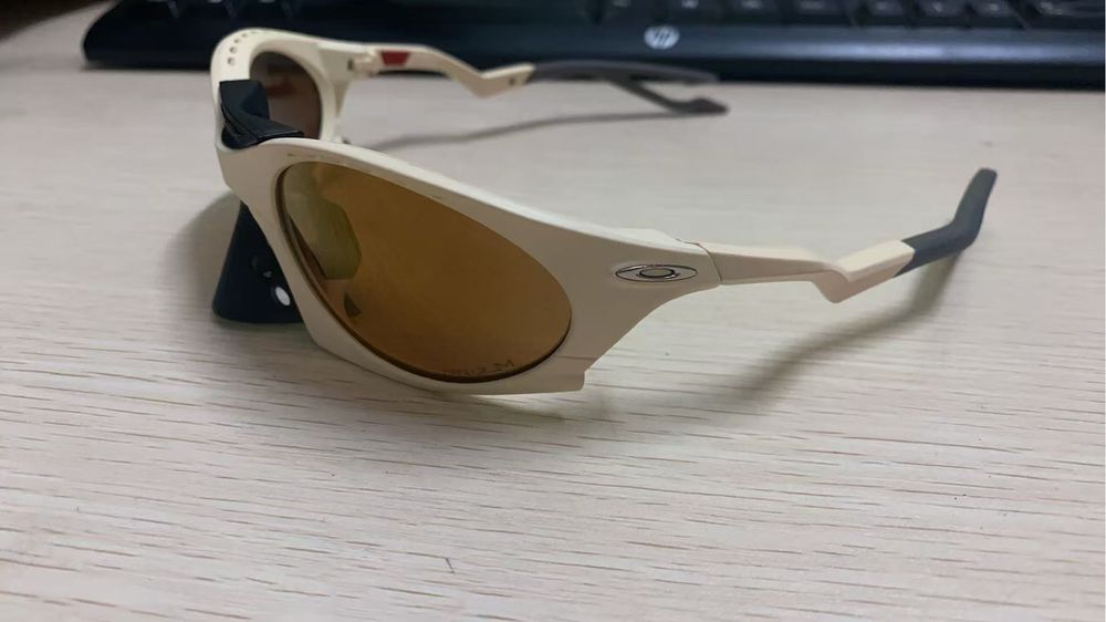 Oculos oakley plataris