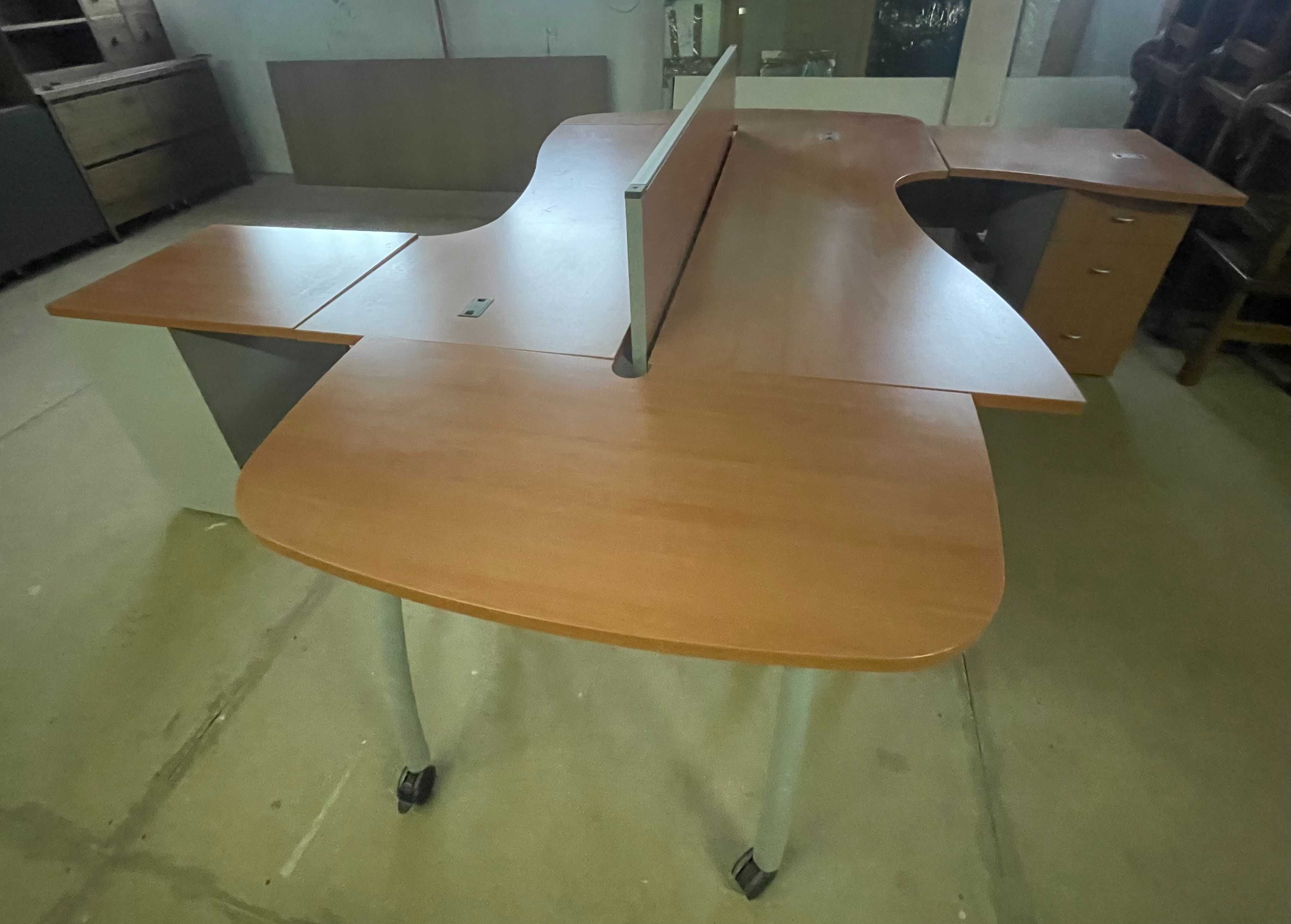 столы офисные с тумбами, производство Италия