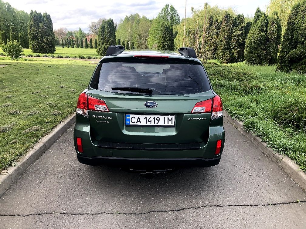 SUBARU Outback 2013