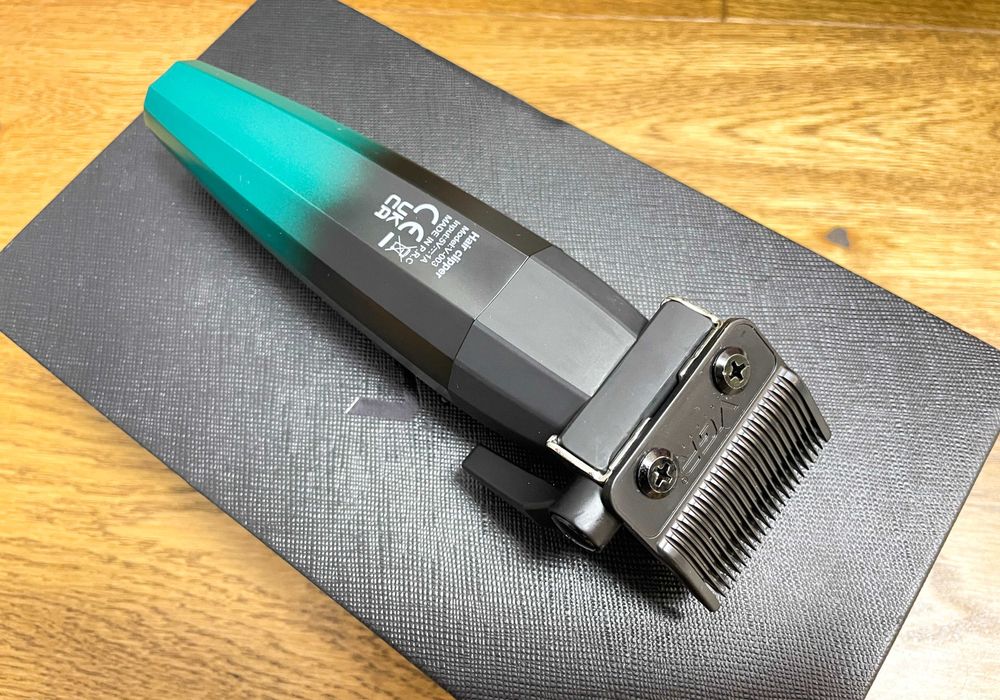 Profesionalna maszynka do strzyżenia włosów VGR V-003 barber trymer