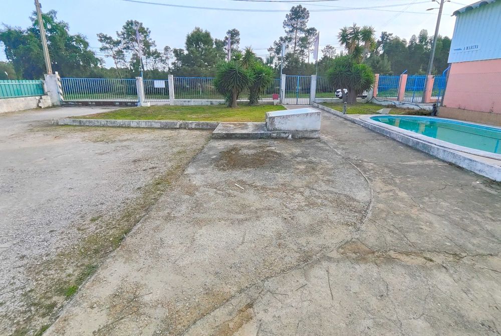 LOTE 1700m2 (700m2 c/moradia + 1000m2 p/comércio)