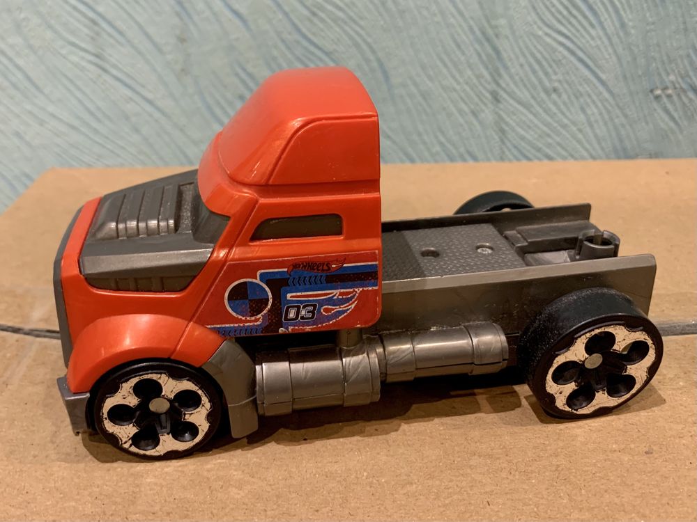 Hot wheels грузовик