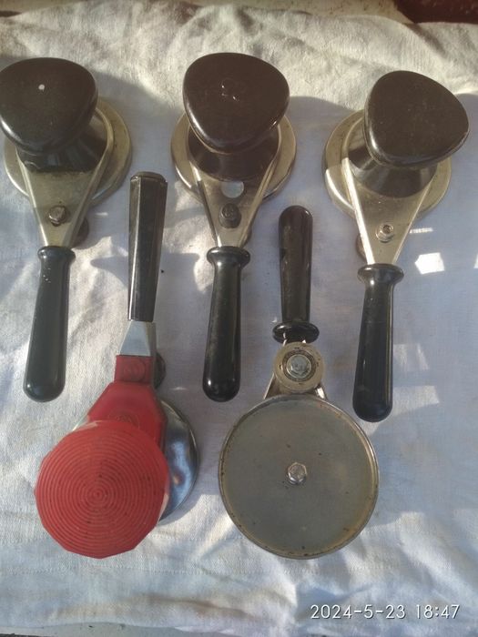 закаточні ключі, посуд, м'ясорубки