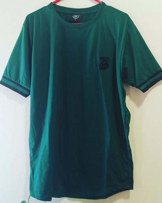 T-shirts NOVAS com etiqueta Siksilk e outras