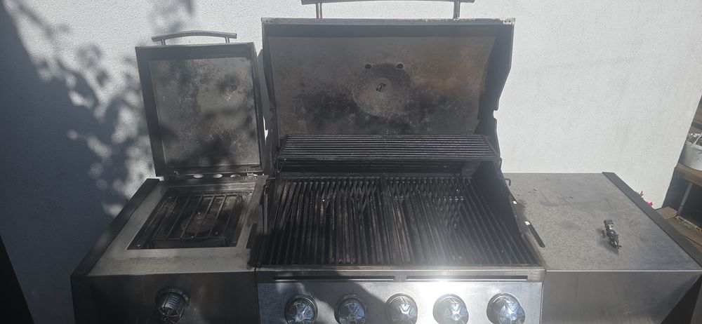 Grill gazowy charbroil zw stali nierdzewnej 5 palników