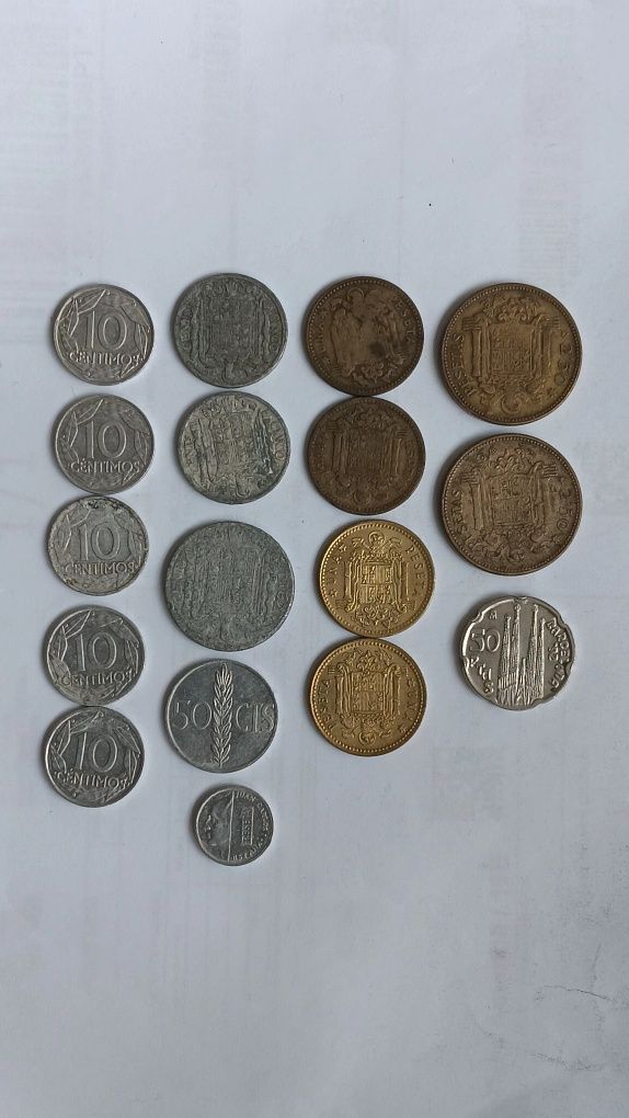 17 moedas de Espanha, diversas.