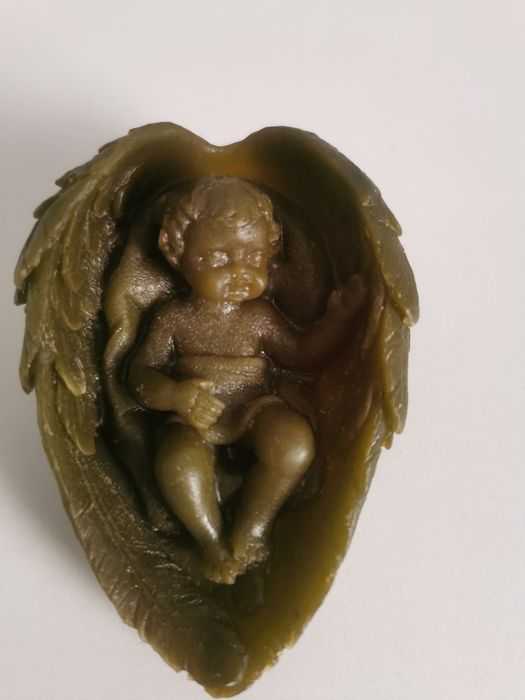 Dzieciątko leżące w skrzydłach, mydło