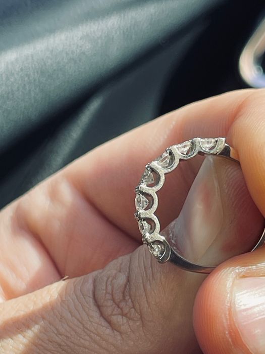 Обручка з діамантами купувалась за 80тис