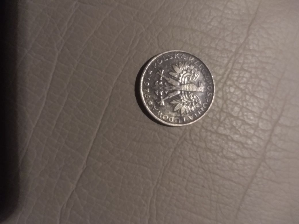 Stara kolekcjonerska polska moneta 2zł z 1976 roku bez znaku mennicy.