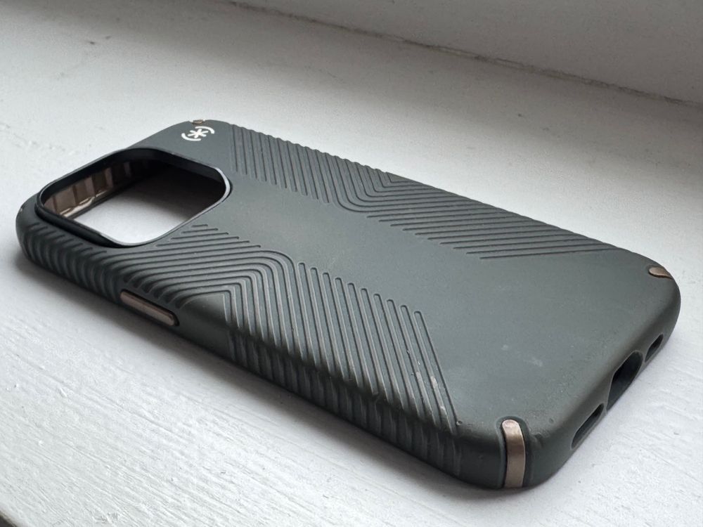 Plecki etui Speck Presidio2 Pro Grip szary do Apple iPhone 15 Pro