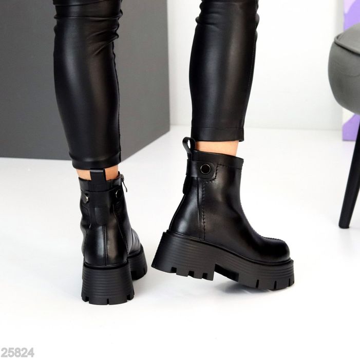 Жіночі шкіряні зимові черевики в кольорах