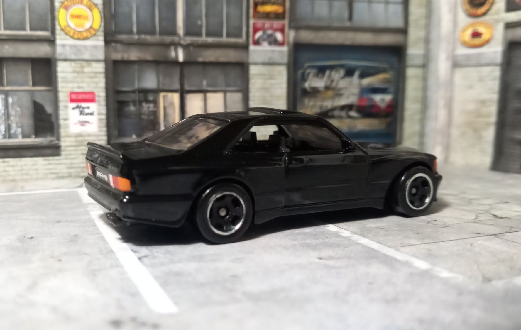 Hot Wheels Mercedes-Benz 560 SEC AMG