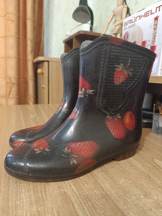 Резиновые сапоги