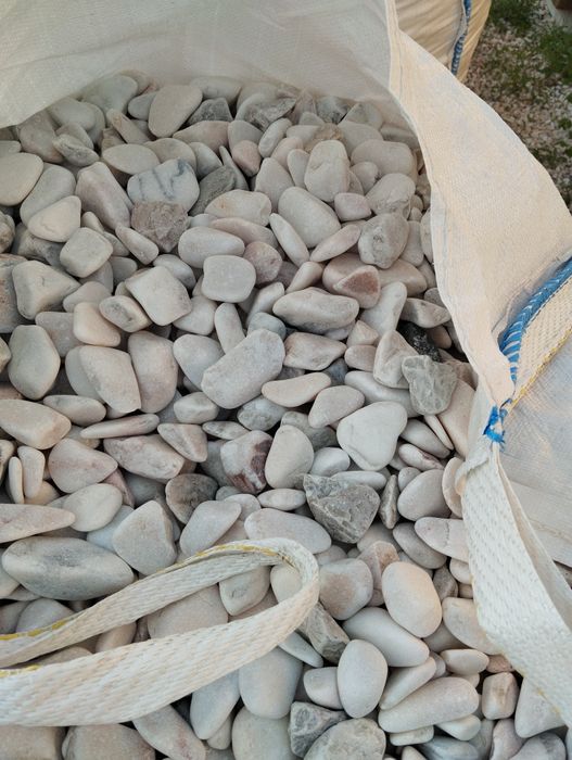 Brita de mármore rolada