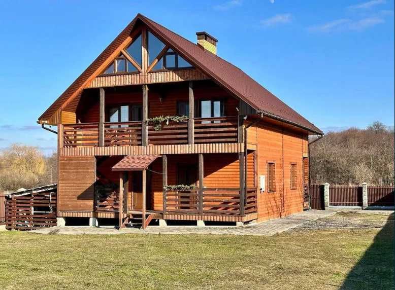 Пропонуєму  велику вілу біля гори Буковиця  Гори Карпати  Східниця