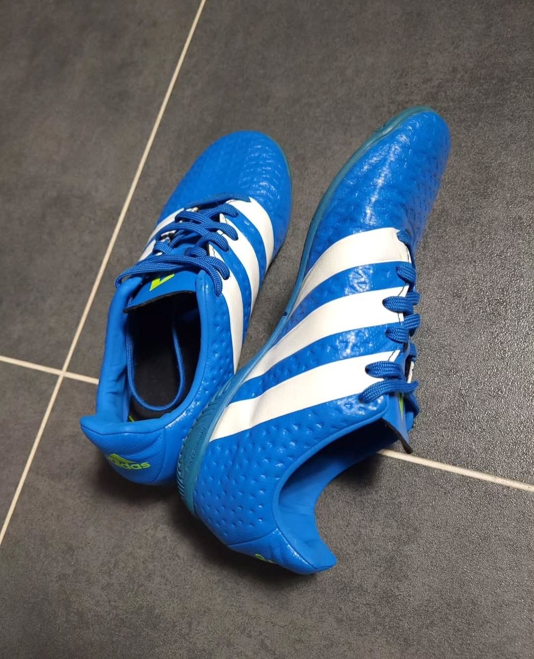 футзалки, бампи Adidas дитячі 34р.