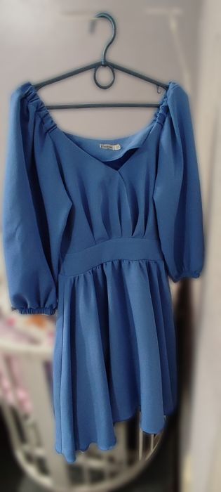 Продам сукню блакитного кольору