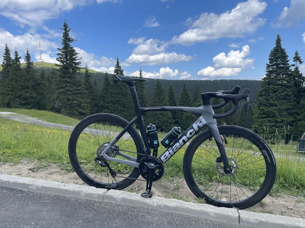 Bianchi Oltre XR4 na kolach Zipp, pomiar mocy, rozm. 55