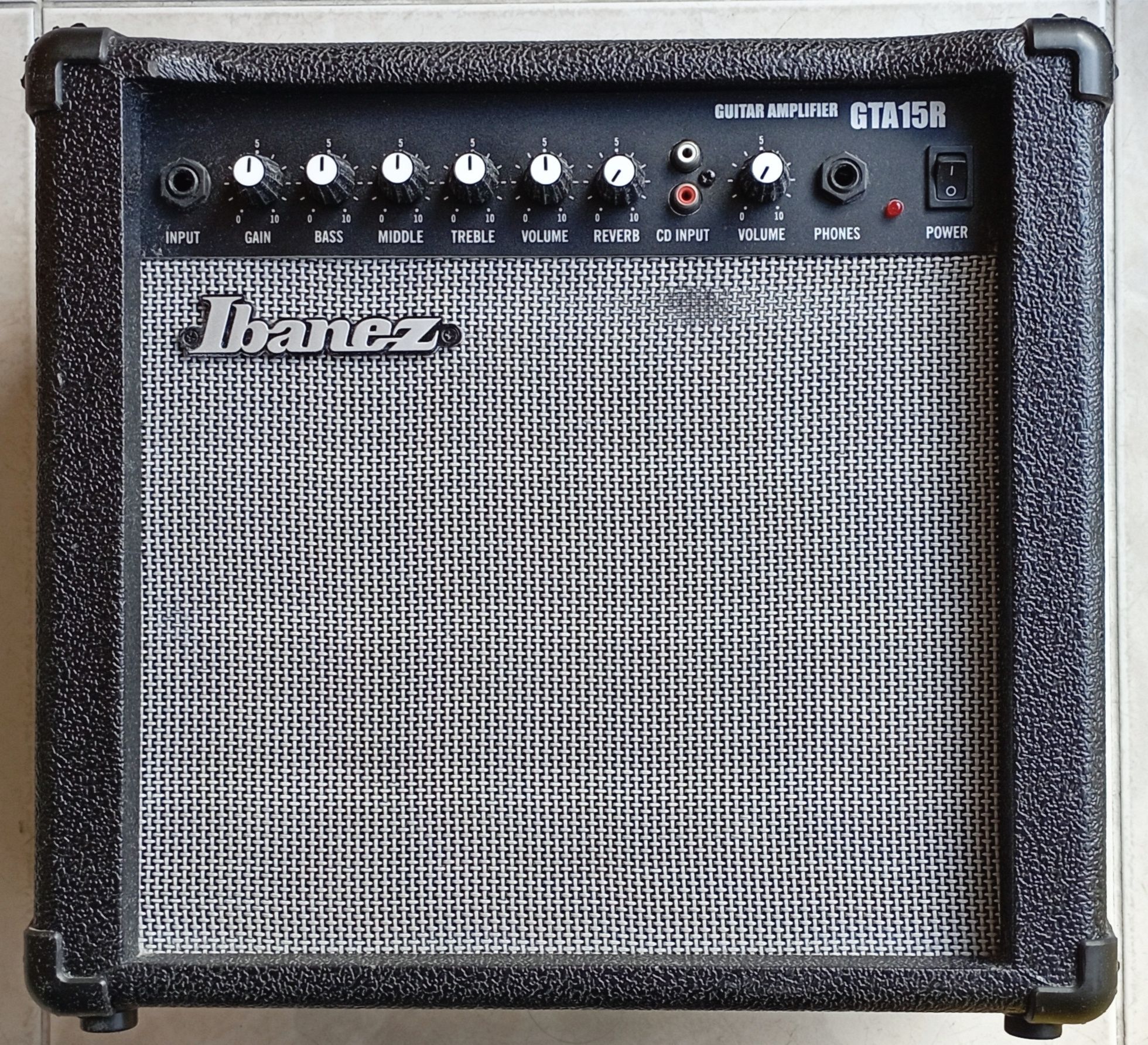 Amplificador Ibanez GTA15R (15W)