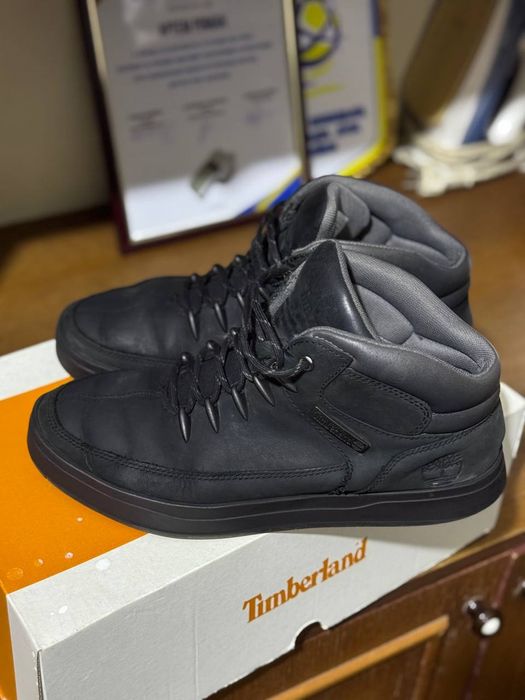 Продам черевики Timberland