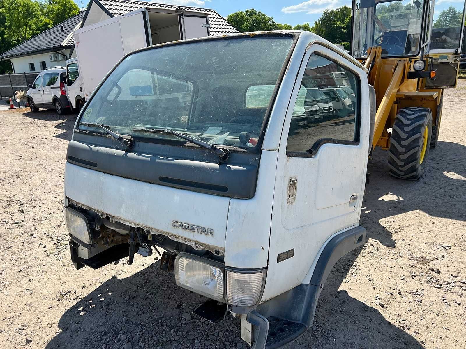 Kabina kompletna Nissan Cabstar 99-06 bez korozji Import Hiszpania