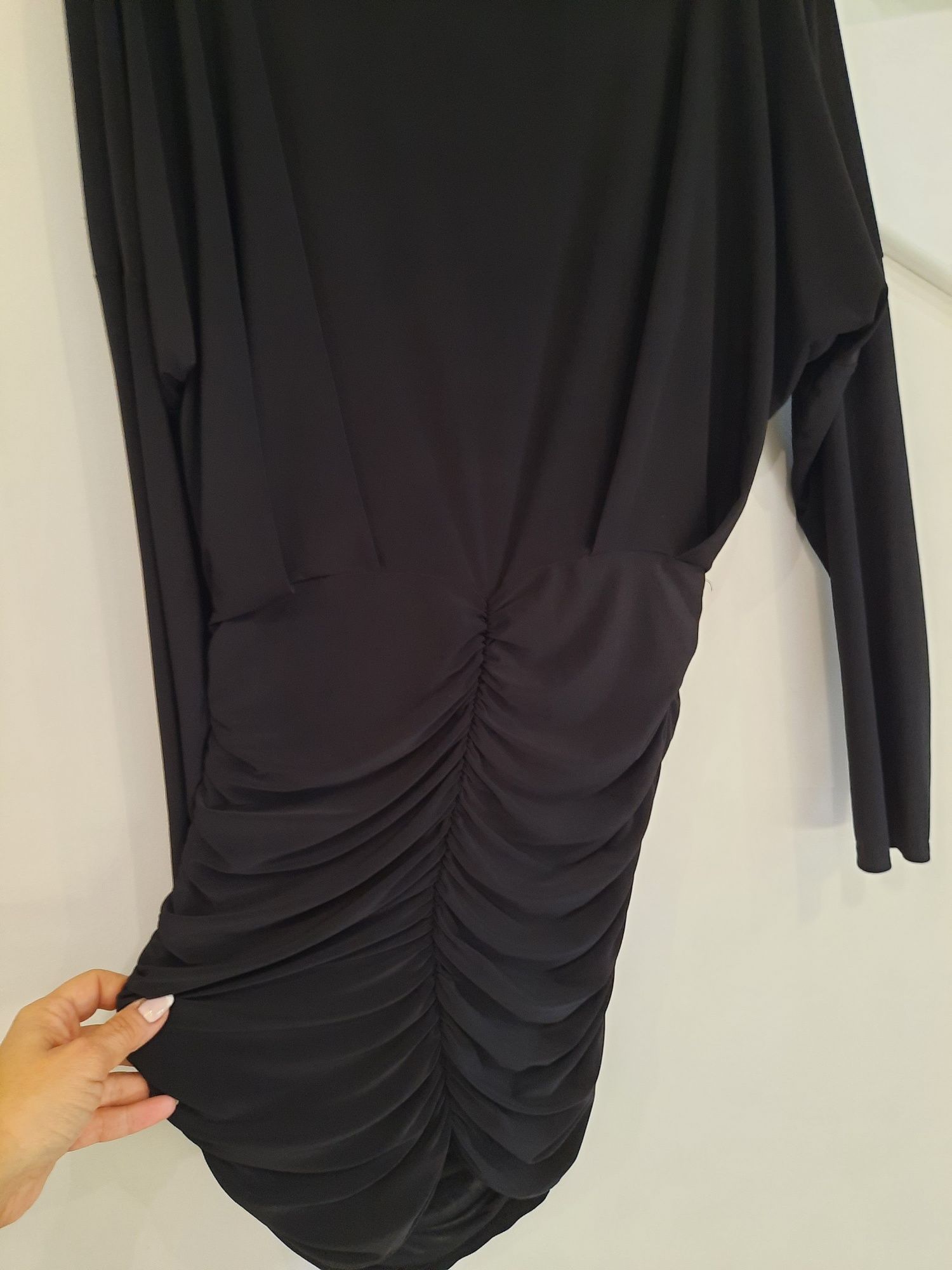 Wysokogatunkowa sukienka drapowana New Collection jakość premium
