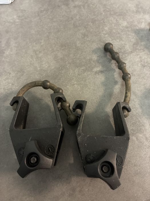 Продам крепления для лыж накрышу