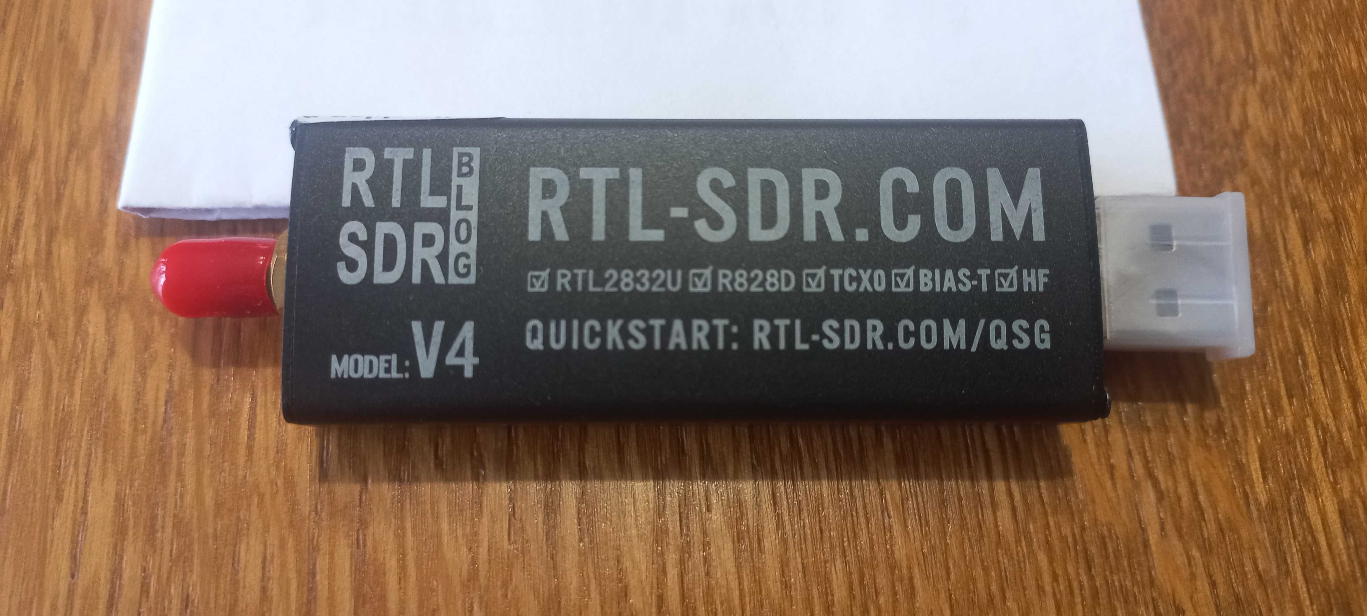 Skaner RTL-SDR  V4 wraz z anteną