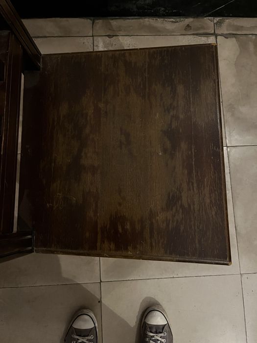 Quatro cadeiras de jantar antigas