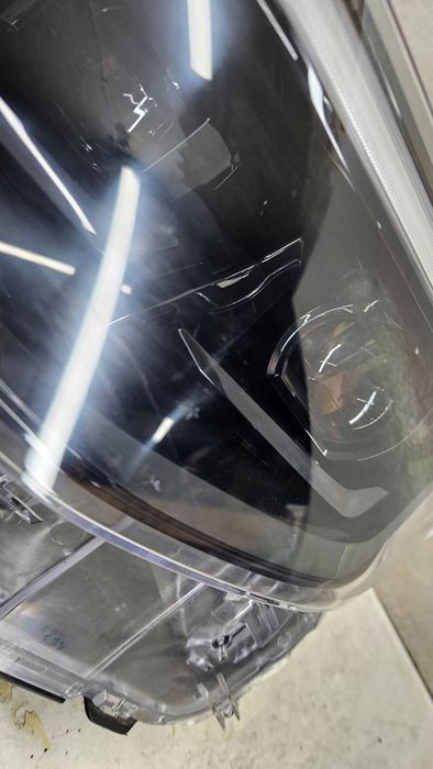 toyota yaris cross reflektor lampa lewa przednia przód 0d-312