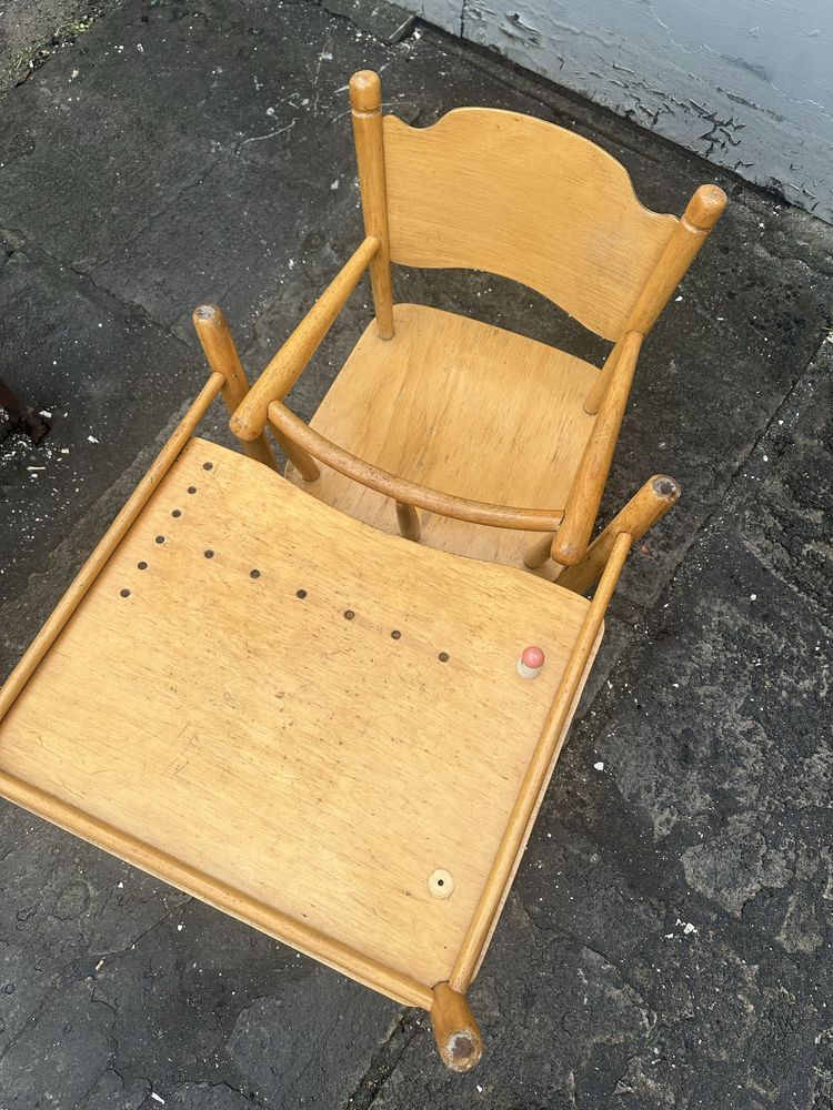 Drewniane krzeselko do karmienia PRL