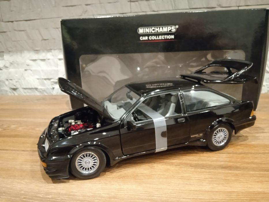 1:18 Minichamps 1988 Ford Sierra RS Cosworth model