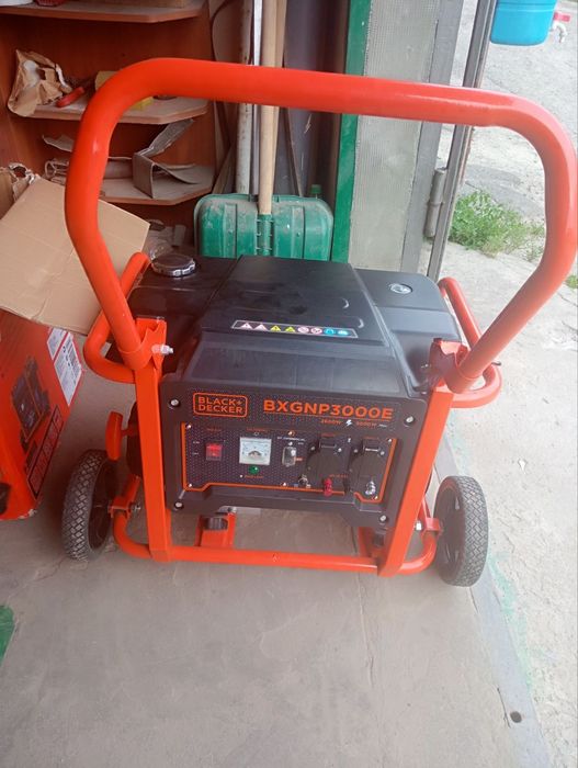 Бензиновий генератор Black+Decker BXGNP3000E 2600/3000 W