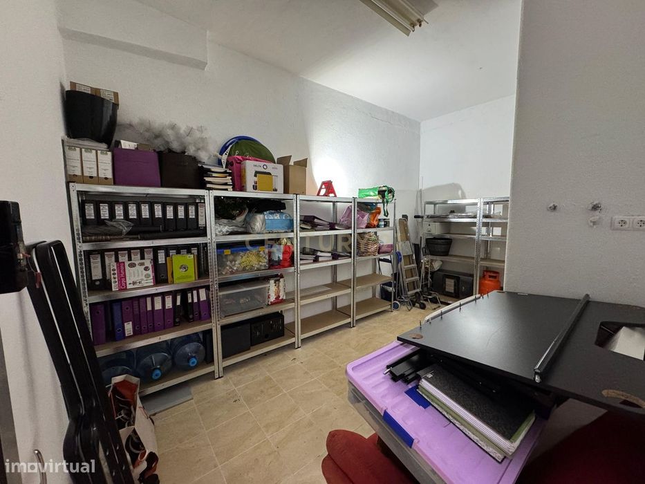 Loja / Arrecadação em Corroios, com 18m2