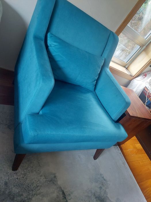 Cadeirão azul-pavão