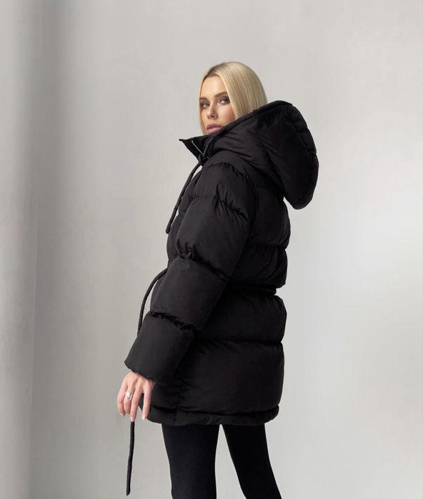 Стильний жіночий пуховик