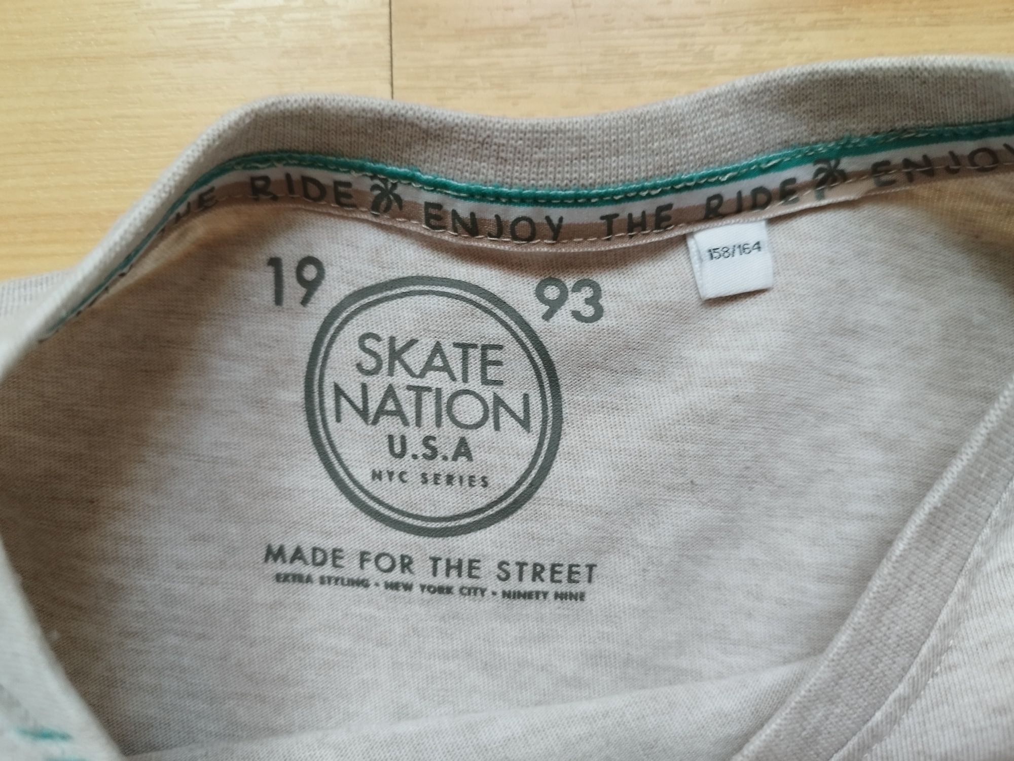 Beżowy t-shirt skate C&A 158-164