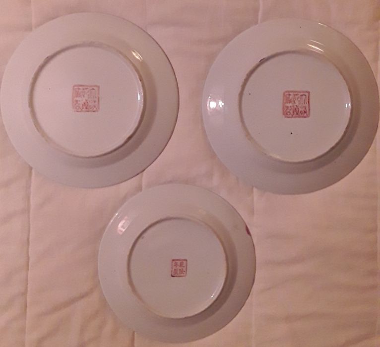 3 Pratos antigos chineses em porcelana