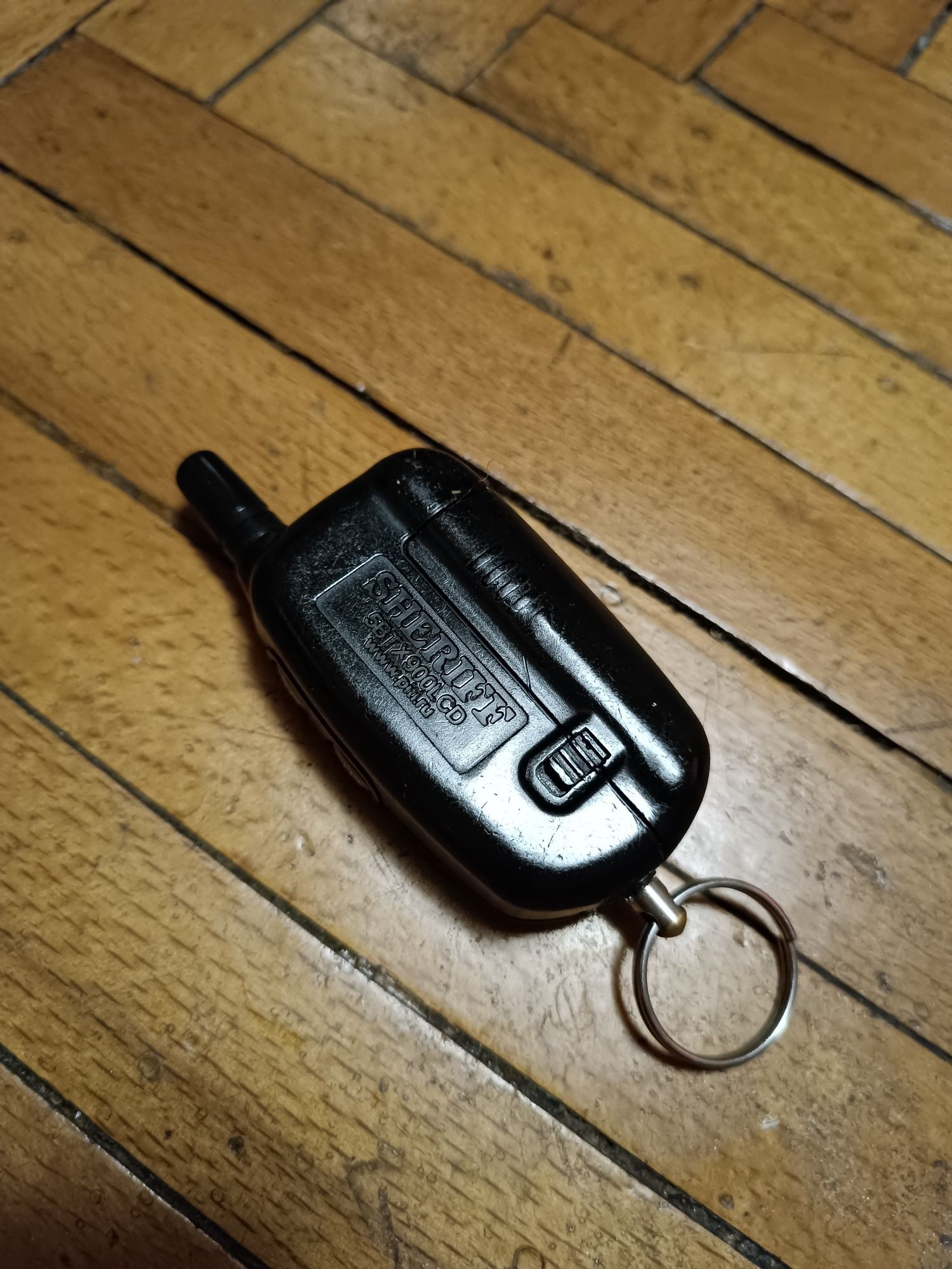 Брелок автосигнализацыи Sheriff 5BTX900LCD.