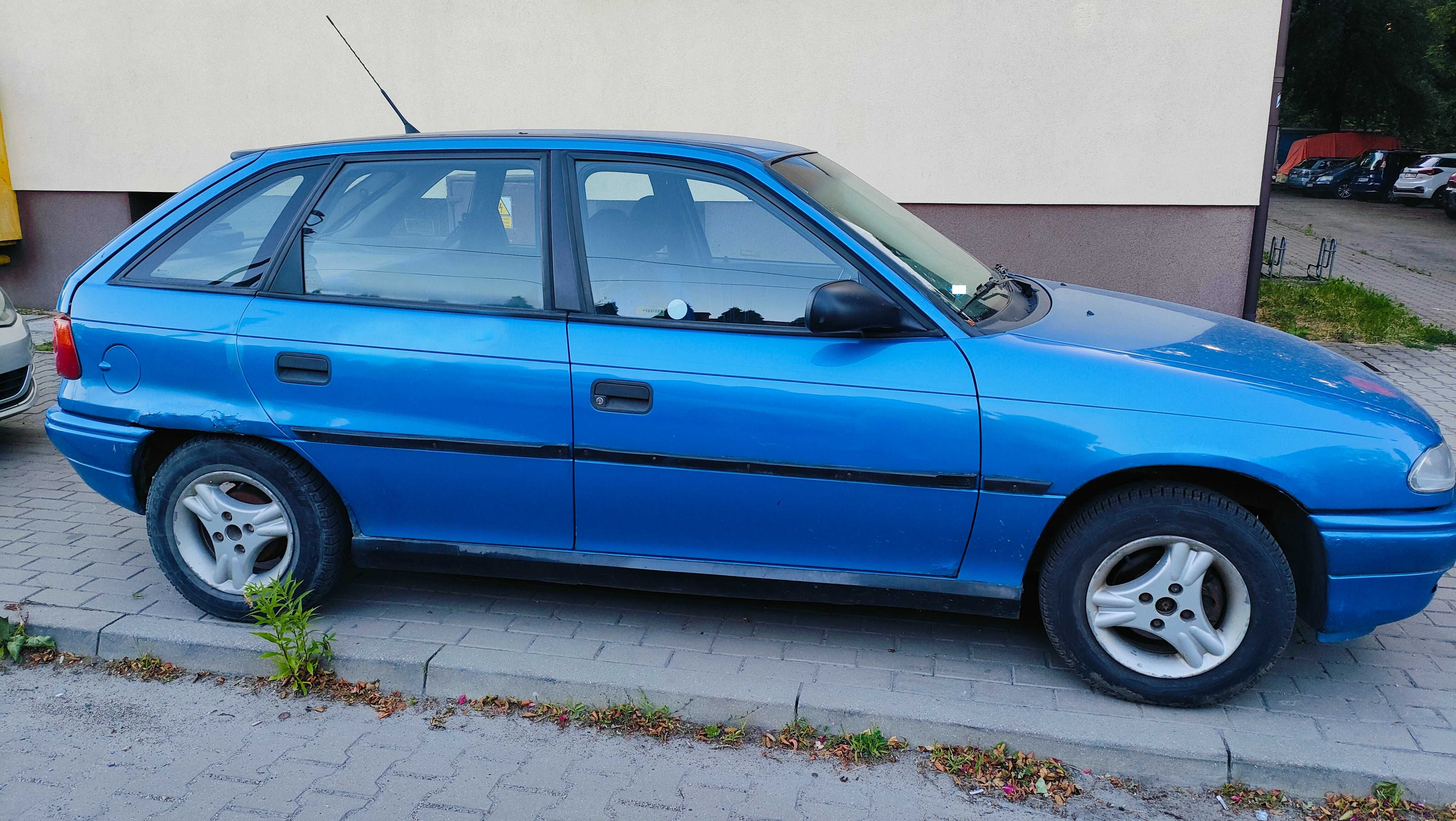 Opel Astra F 1.4 | Benzyna| 1993 rok | Do naprawy progi