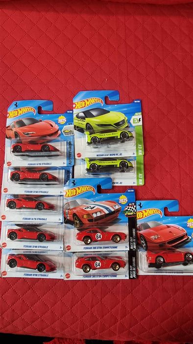HotWheels novos em caixa para venda.