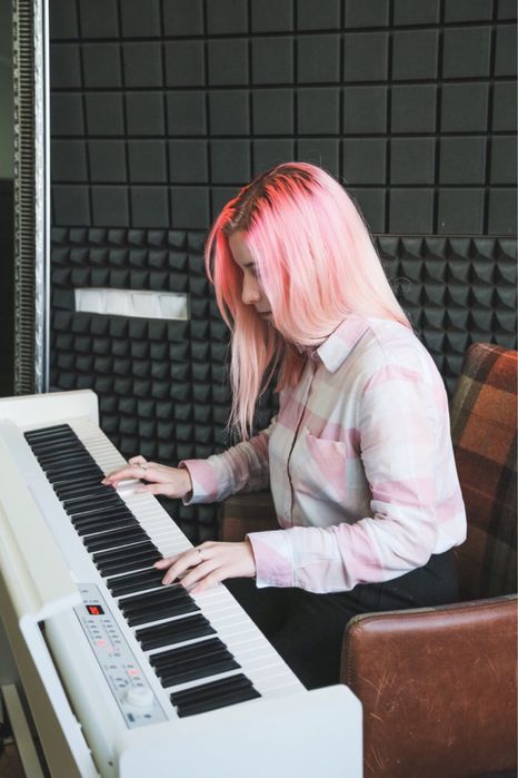 Приватні уроки вокалу, фортепіано, гітари, барабани