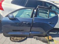 Дверь правая левая VOLVO XC40 разборка запчасти шрот